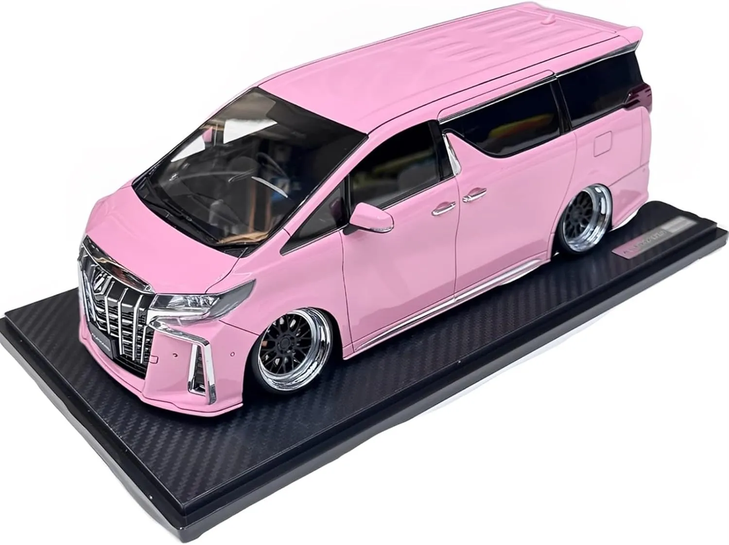 for Toyota Elfa Alphard 1:18 F1 Resin Car Model Adult Model Construction Hobby Toy Vehicles Non-Remote App Controlled Toys(Pink)