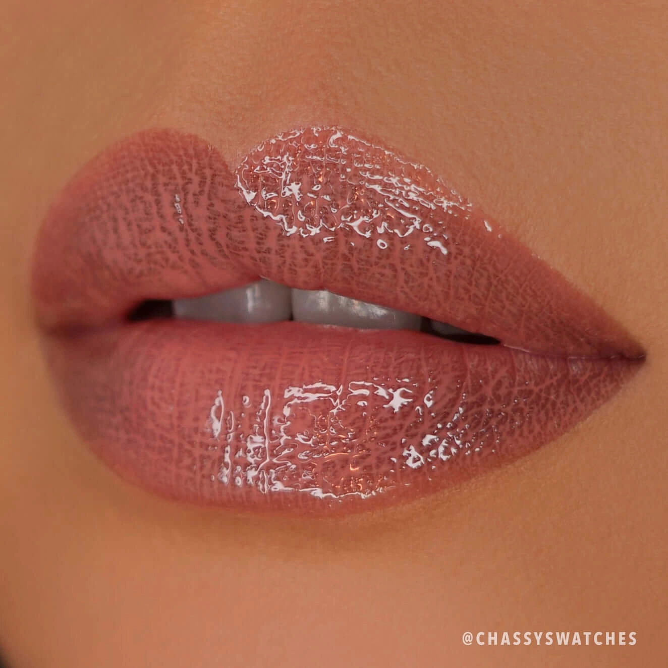 Glow Getter Hydrating Lip Oil-Soft Peach