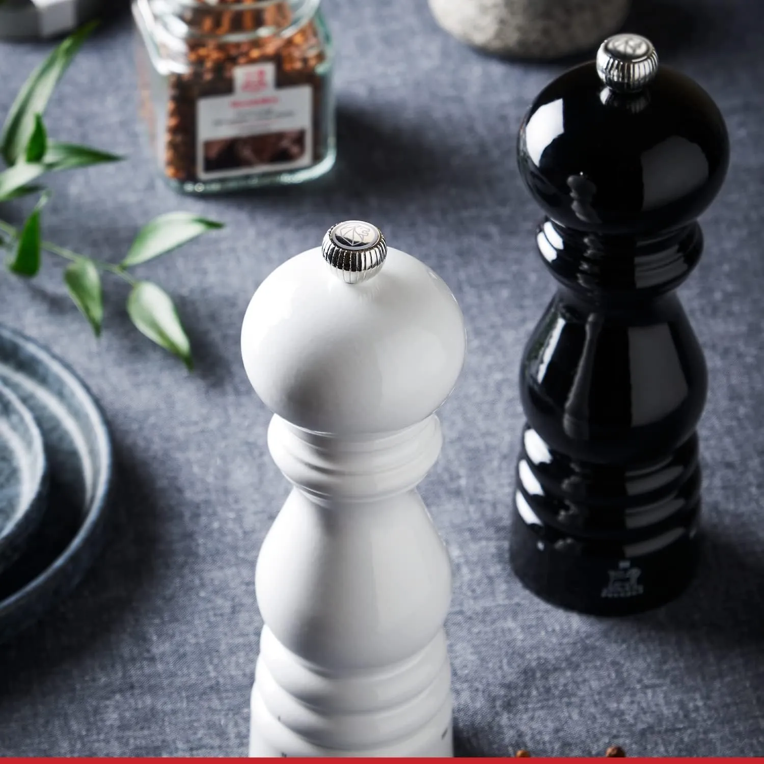 Peugeot - Paris u’Select Manual Salt Mill - Adjustable Grinder - Beechwood, Gloss Black