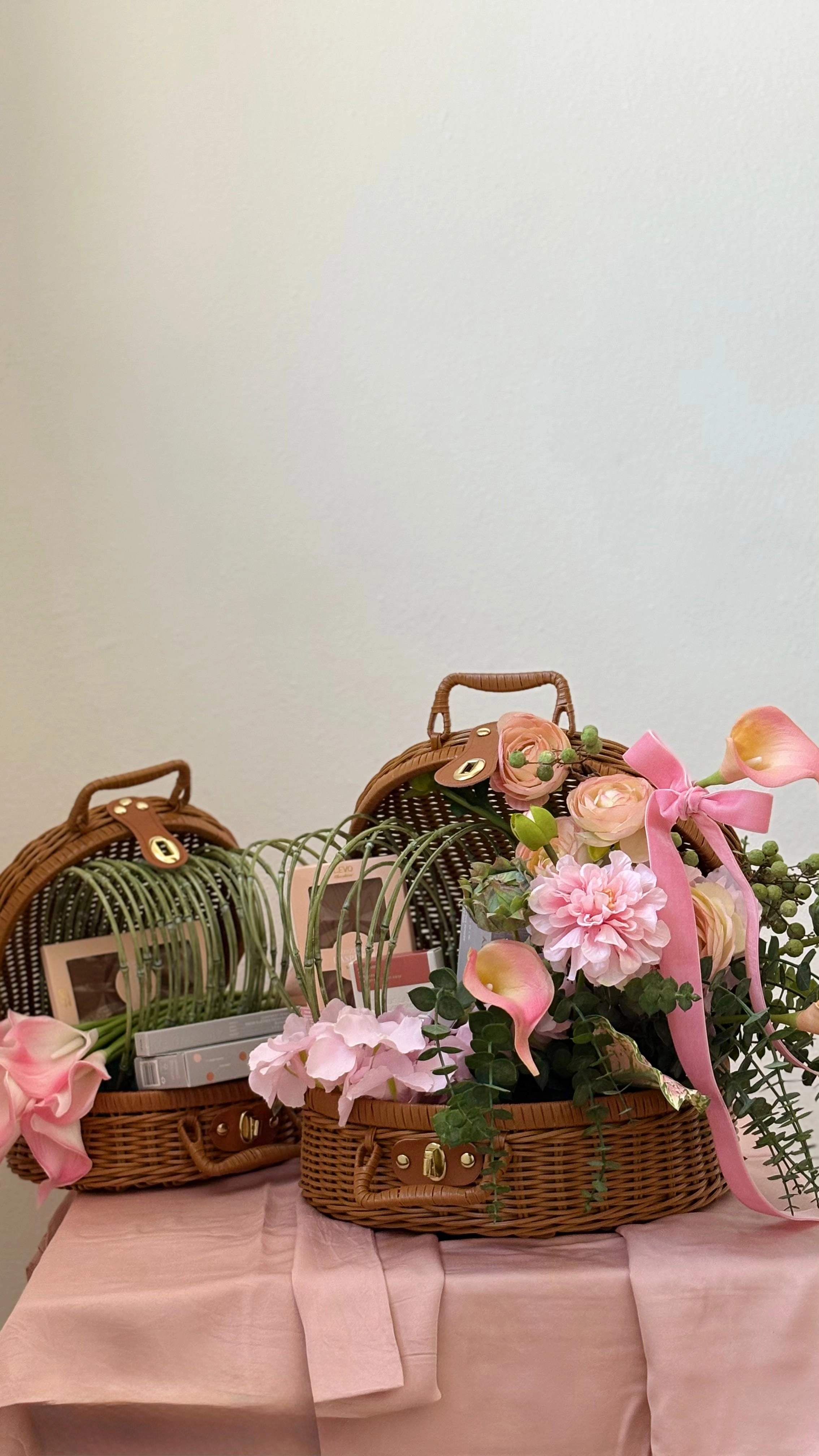 Piece of Chocolate   5 Pieces of Makeup and Basket Design with Japanese Rose