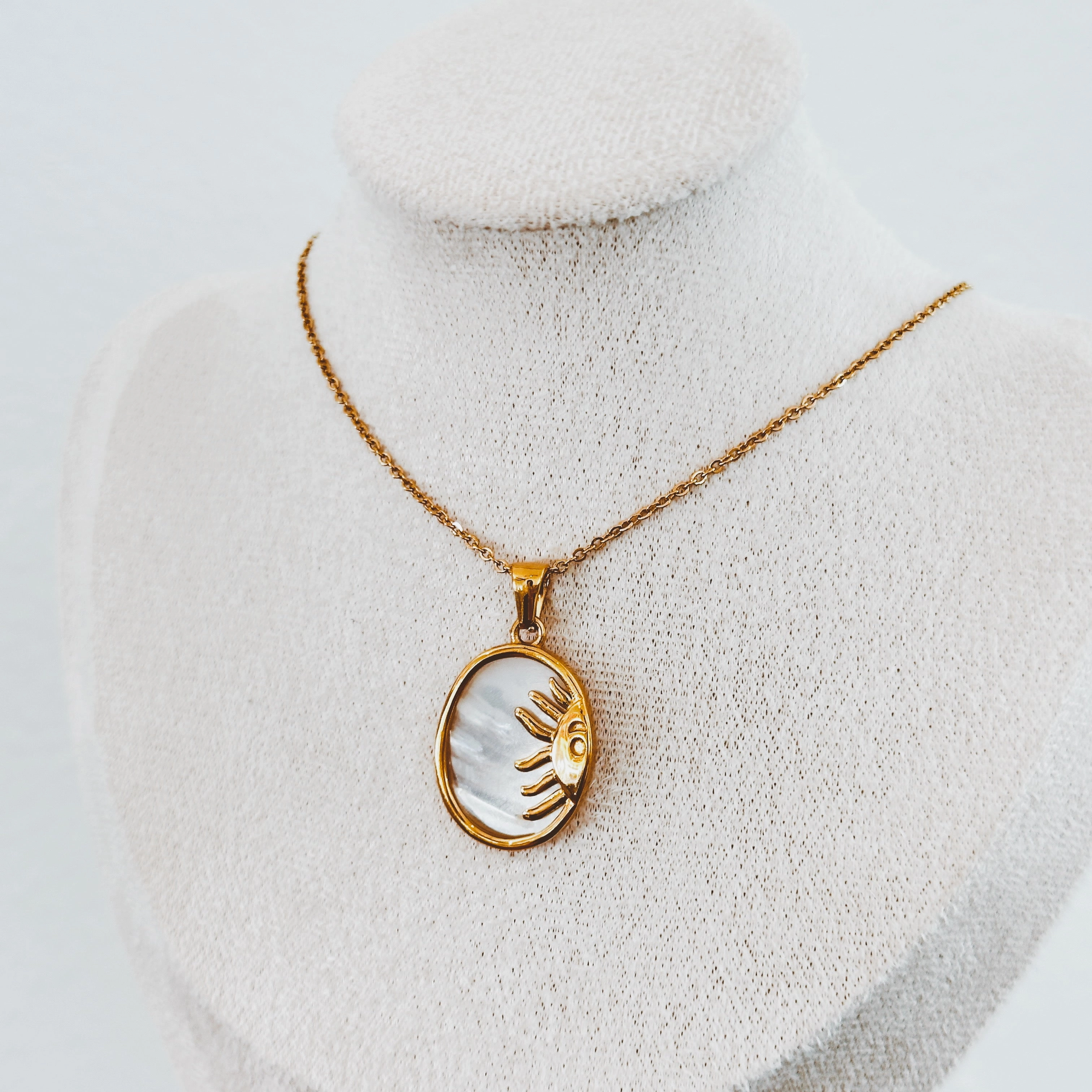 Shimmery Sun Necklace