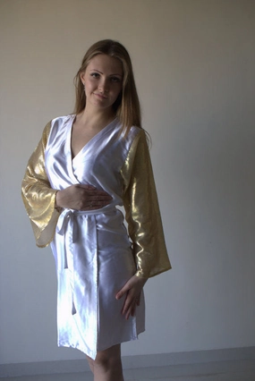 White Gold Sparkly Robes for bridesmaids | Getting Ready Bridal Robes